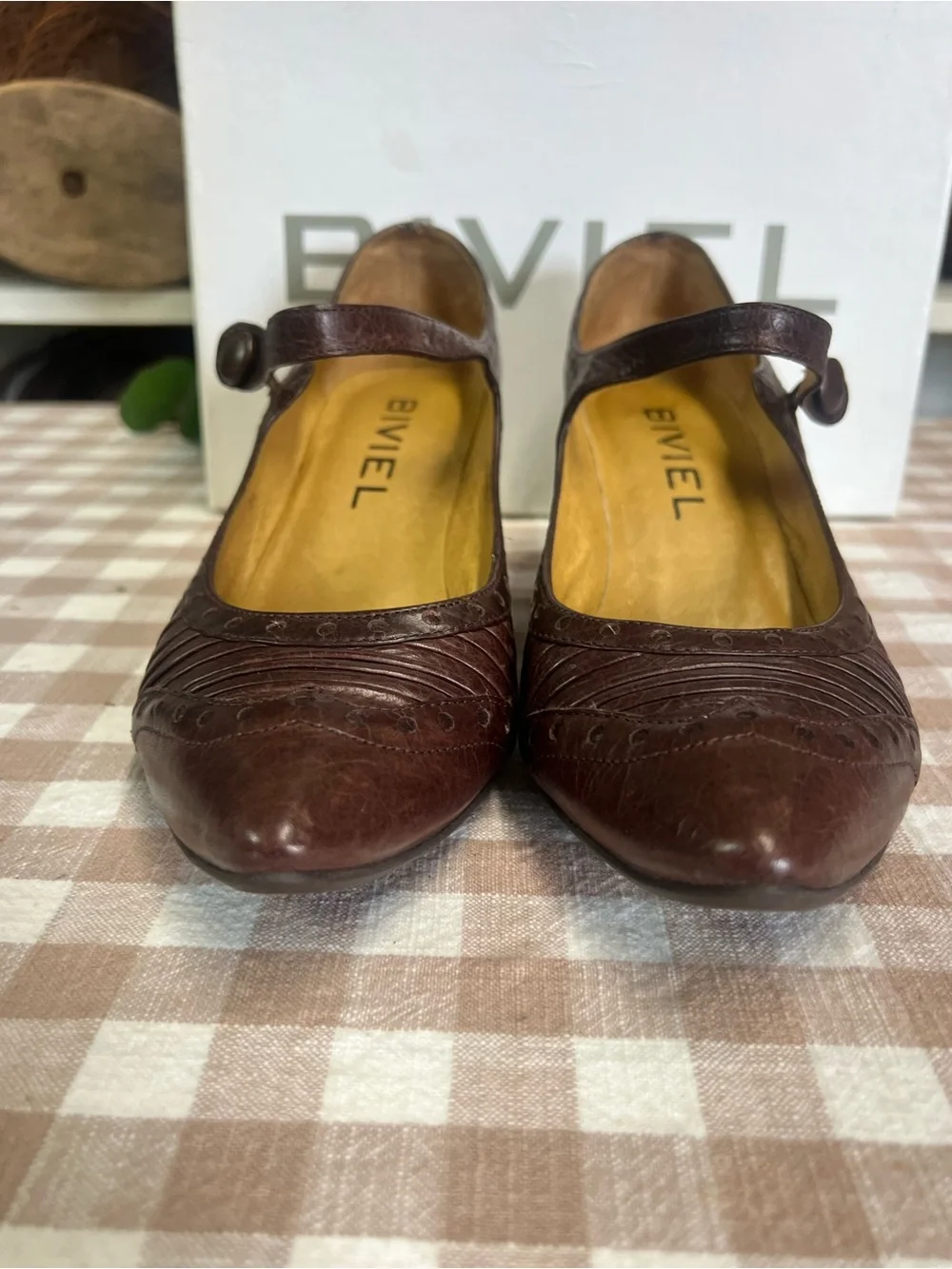 Biviel wingtip MJ wedge shoes brown size 39 -8.5-9 retro style